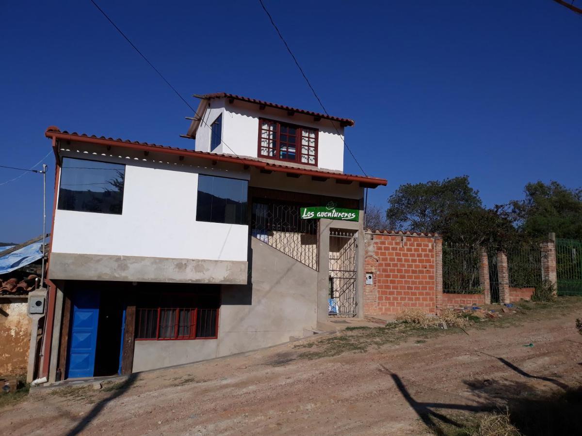 Los Aventureros Hostel Самайпата Екстериор снимка